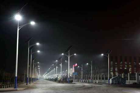 「深圳太陽能路燈」談談太陽能路燈的未來發展！  
